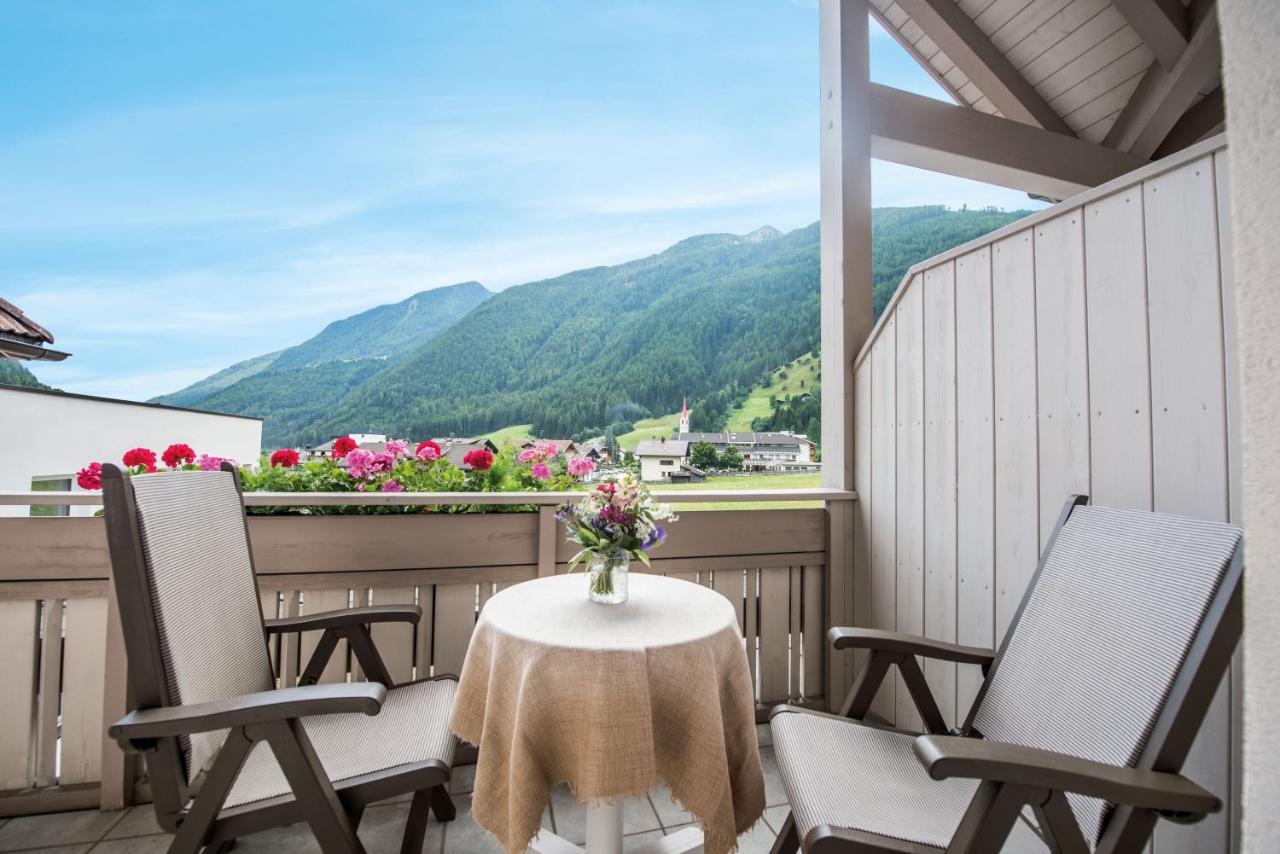 Hotel Fronza Lutago Buitenkant foto