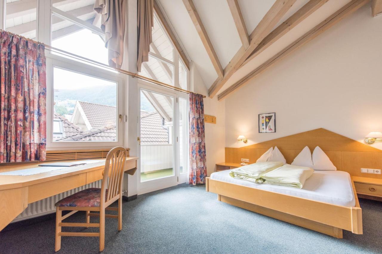 Hotel Fronza Lutago Buitenkant foto