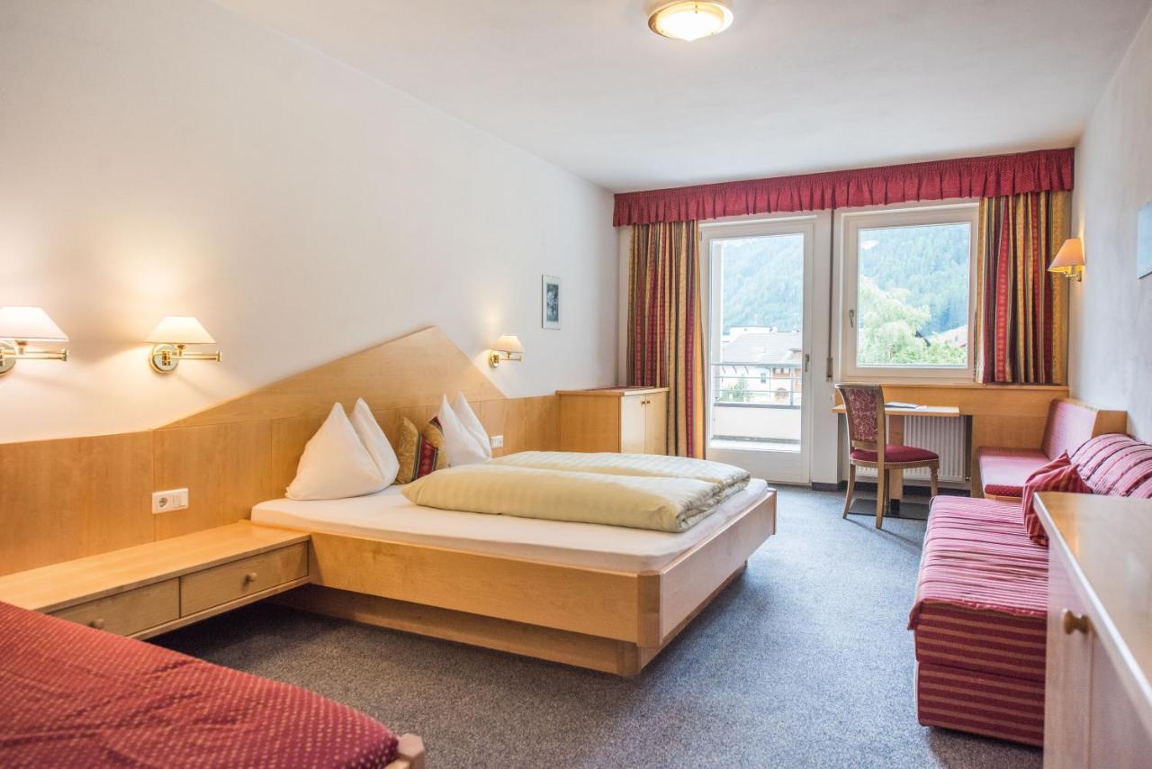 Hotel Fronza Lutago Buitenkant foto