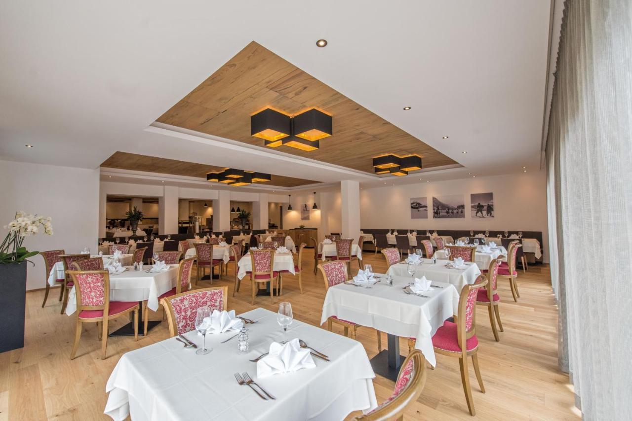 Hotel Fronza Lutago Buitenkant foto
