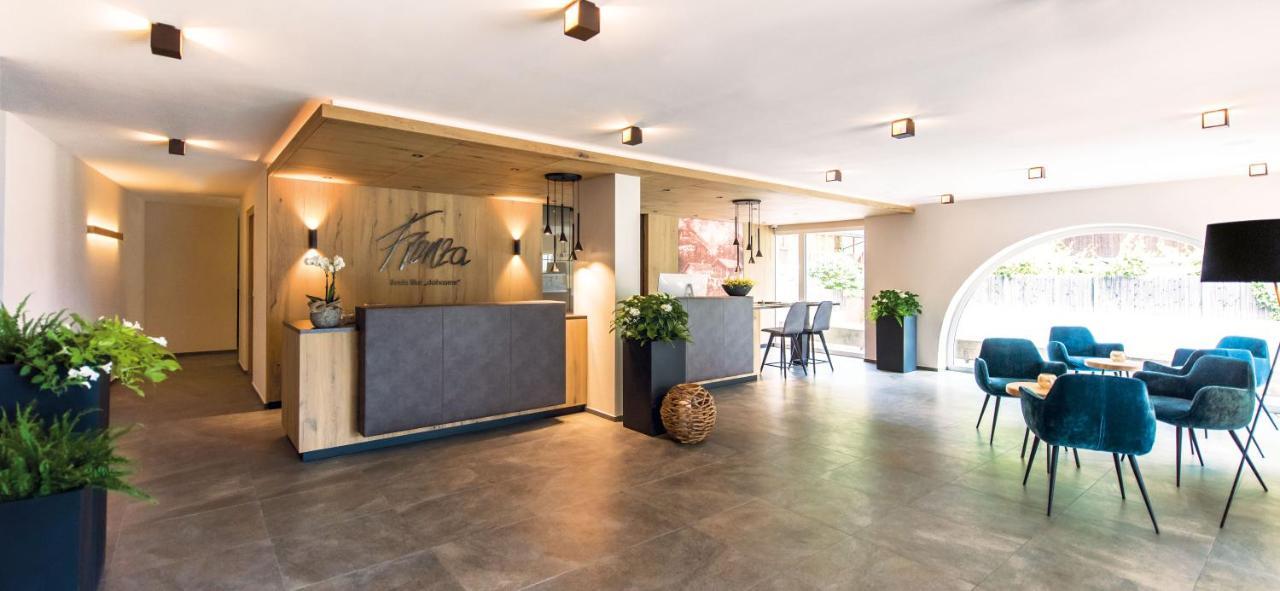 Hotel Fronza Lutago Buitenkant foto