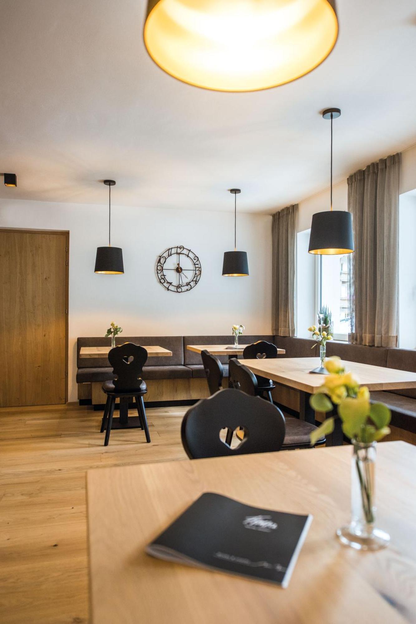Hotel Fronza Lutago Buitenkant foto